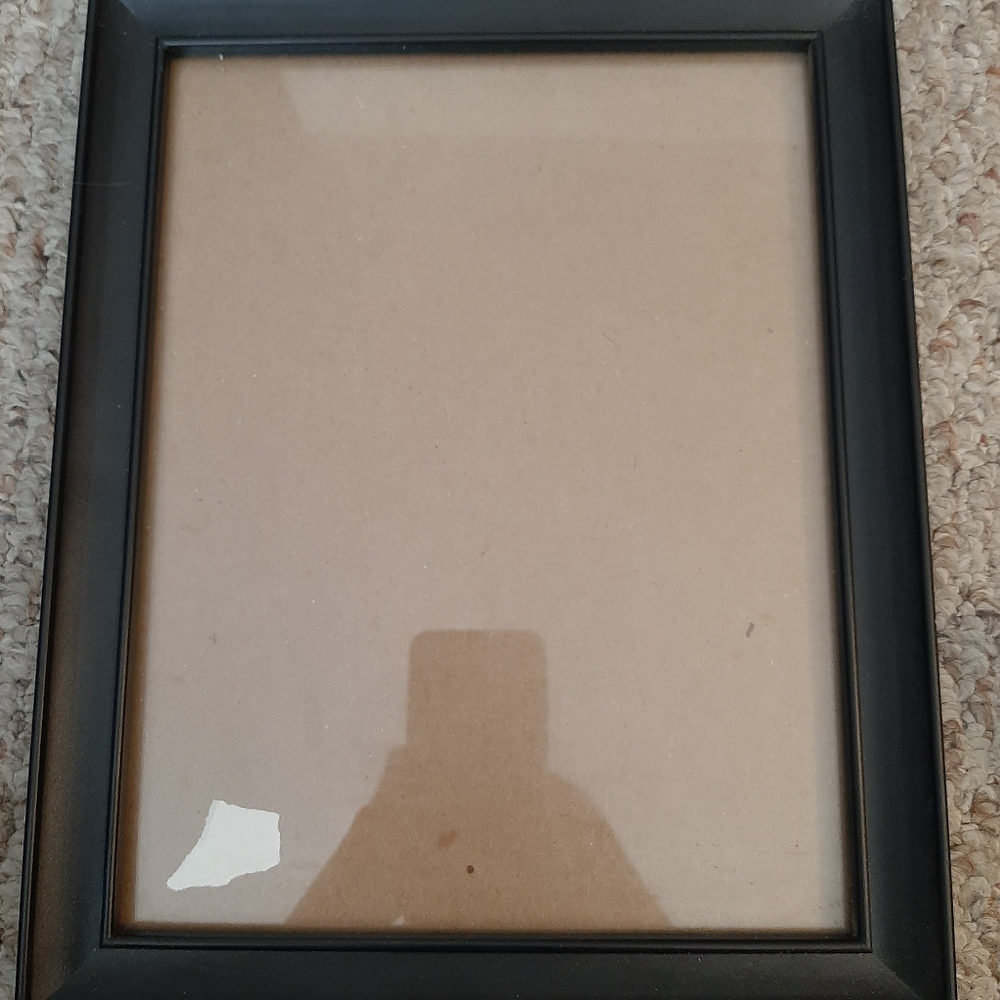 Black plastic 8.5 ×11" photo frame